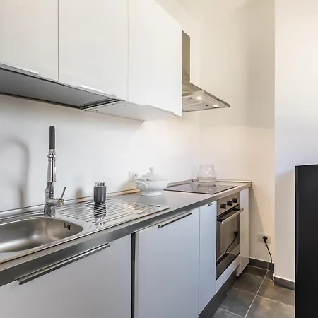 Apartment Arenella Elegant With Private Parking Palermo